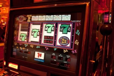 Dream Gaming live-dealer studio with multiple camera angles showing dealer and gaming table on jco77